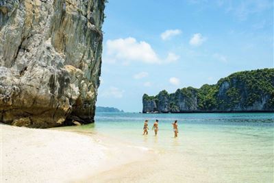 Lan Ha - Ha Long Bay 1 Day boat trip - Kayaking from Cat Ba, avoid the crowds