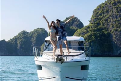 Halong Bay Sightseeing 2-hour With Private Yacht