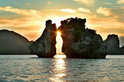 Halong Bay Yacht - Sunset Tours, Luxury Private Cruise