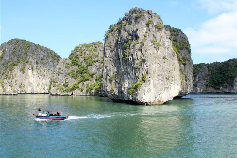 Hanoi - Halong - Sapa - 6 Day Tour