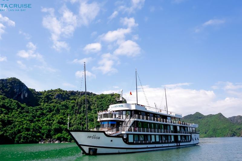 Halong La Casta Cruise - 2 Day 1 Night Tour From Hanoi