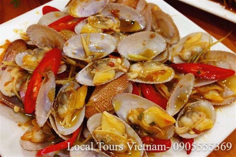 Hanoi Seafood Tasting and Walking Tour