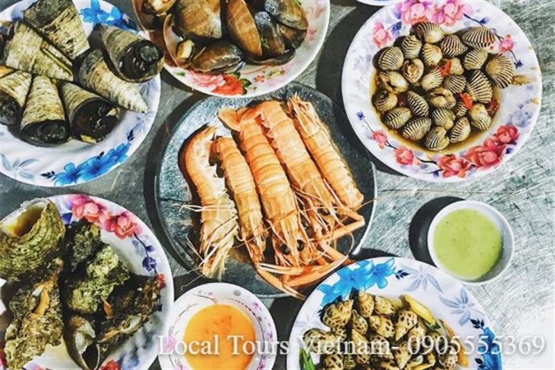 Hanoi Seafood Tasting and Walking Tour