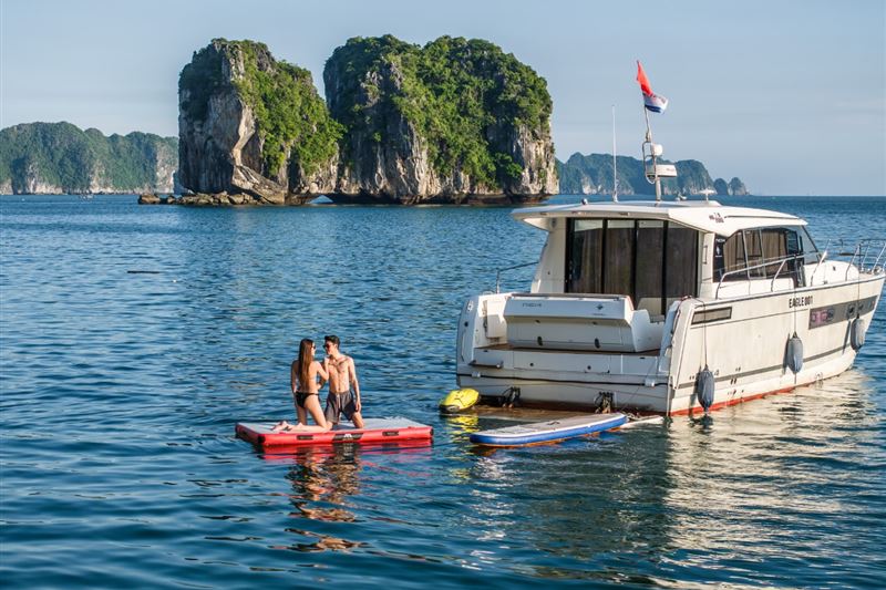 Indulge in Luxury: 4-hour Private Yacht Tour Halong Bay